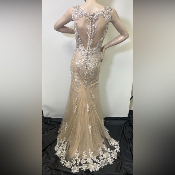 Ivonne D exclusively for Mon Cheri embroidery sleevelessV-neck wedding dress - Picture 9 of 17